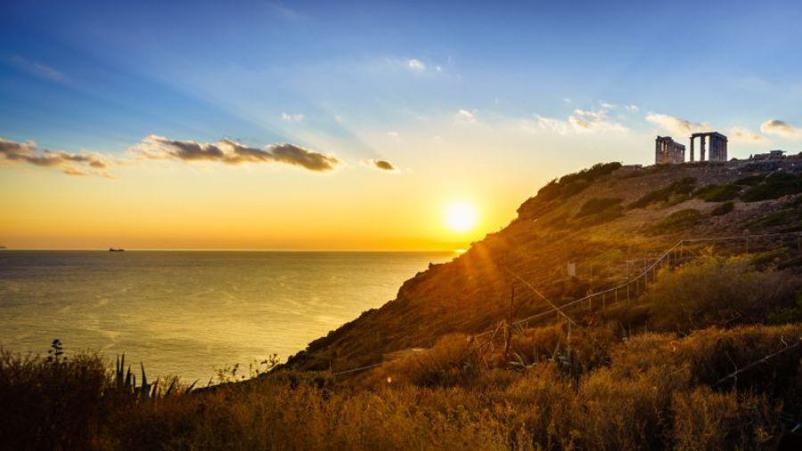 Τρίτος δημοφιλέστερος προορισμός παγκοσμίως η Ελλάδα για «Ήλιο και Θάλασσα»