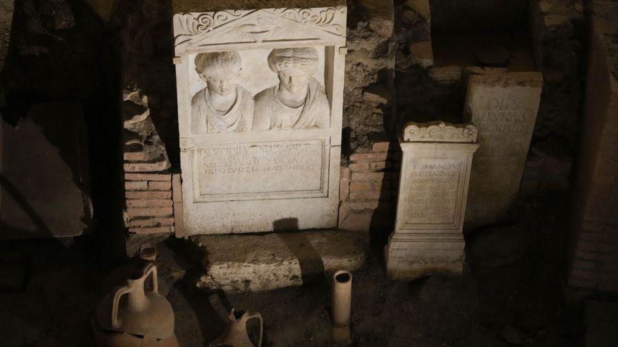 Via Triumphalis: Μια αρχαία ρωμαϊκή νεκρόπολη κρυμμένη στα βάθη του Βατικανού