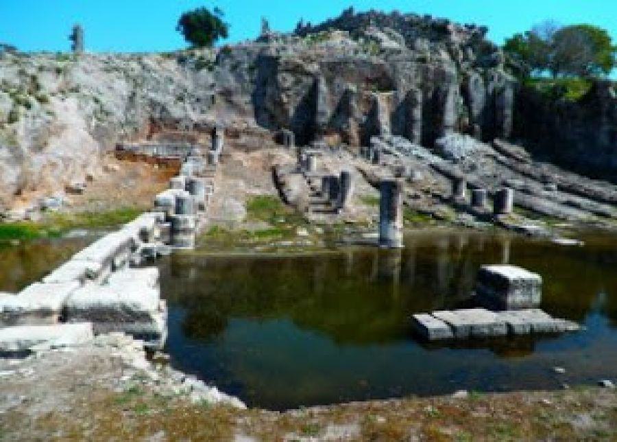 Οι Οινιάδες Είναι Αρχαία Ακαρνανική Πόλη Του 5ου Π.Χ.Χ. Αιώνα