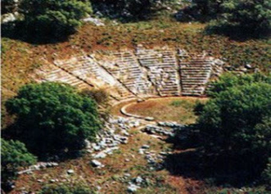 Οινιάδες, η αρχαία Ακαρνανική πόλη του 5ου π.Χ. αιώνα, 25 χλμ. δυτικά του Μεσολογγίου