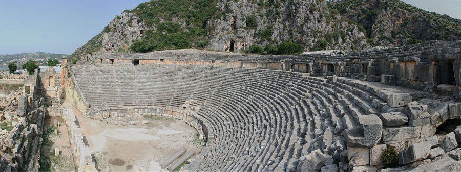 &quot;Στρατός&quot;  θνητών και θεών ,ανακαλύφθηκε σε αρχαίο θέατρο της Μικράς Ασίας!